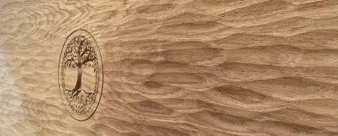 3D Perforationen und Texturen, "Handgehauen" Schnitzereien