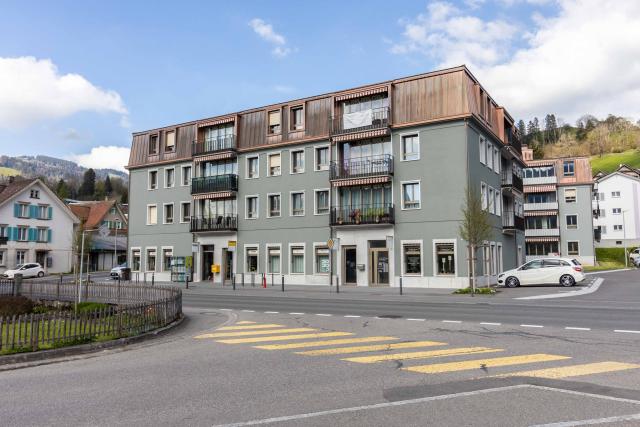 Fenster Mehrfamilienhaus in Nesslau