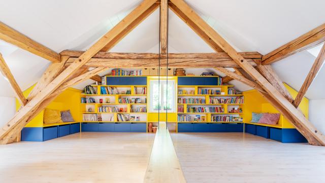 Kellenberger AG Schreinerei Oberentfelden - Möbel für Schulbibliothek mit viel Stauraum