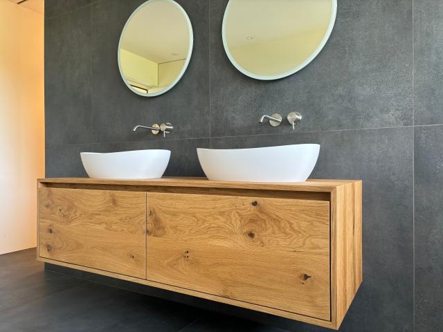 Badmöbel mit Parkett Eiche