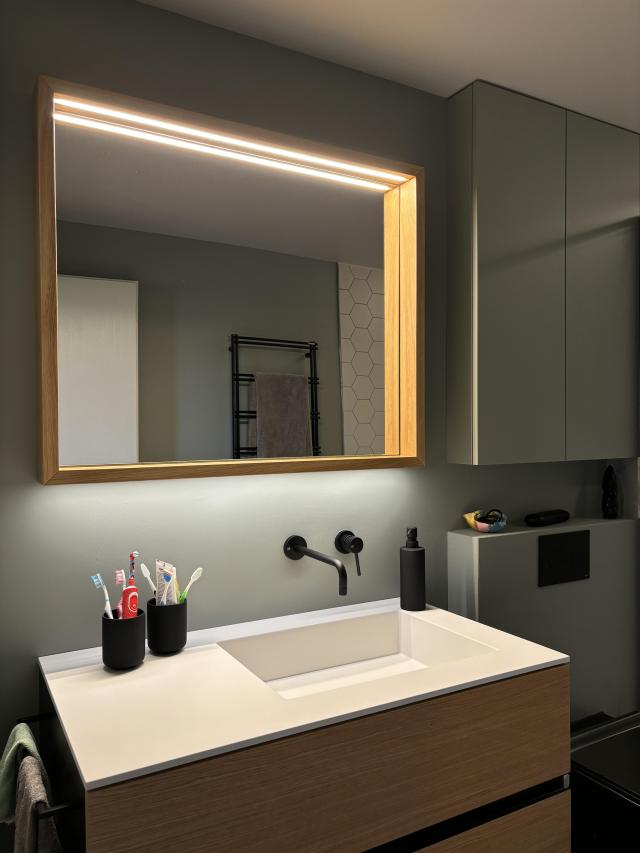 Badmöbel in Eiche und Varicor