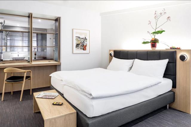 Komplette Einrichtung der insgesamt 70 Hotelzimmer verschiedener Kategorien