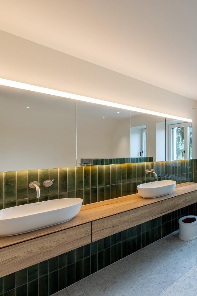 Hauri AG Staffelbach Badmöbel Umbau Landhausvilla